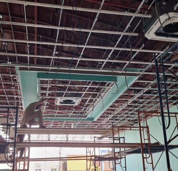 الرئيسية 24 Photo 5798869366672657656 y 600x576